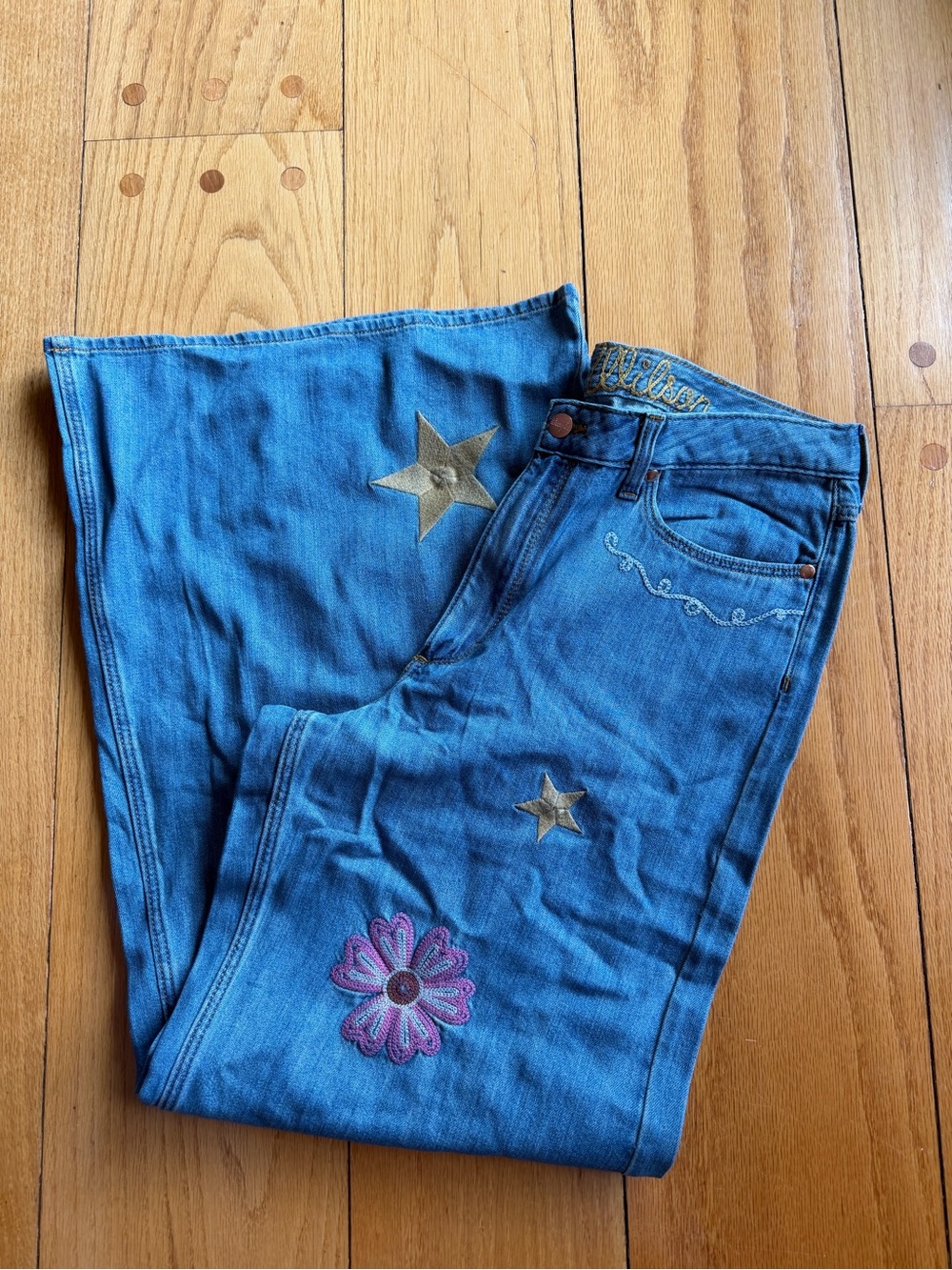 NWT Wrangler Womens X Lainey Wilson Cheeky Wide Leg Jean W33 - Picture 14 of 15